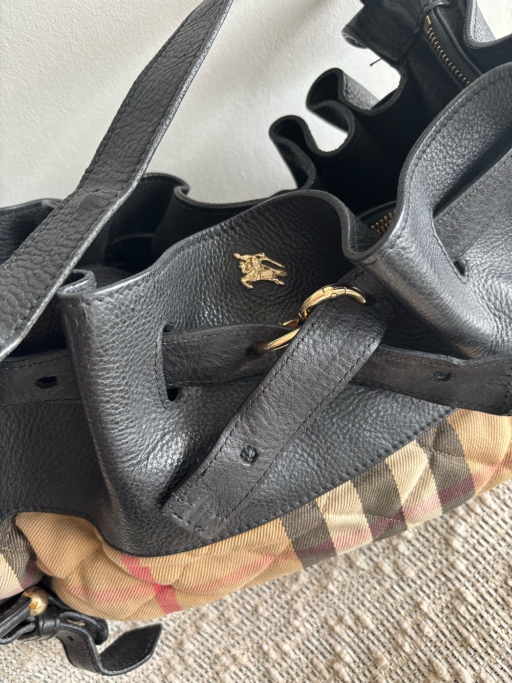 Authentic Burberry Classic Black Leather Vintage Shoulder Bag - Picture 6 of 11